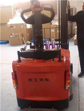  南京電動堆高車