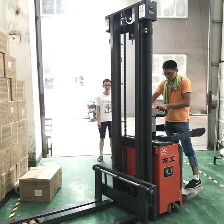 揚(yáng)州電動(dòng)堆高車