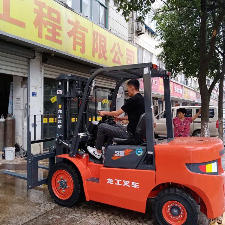龍工叉車